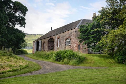 Old Leckie Farmstay Apartment in Scotland