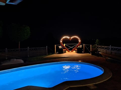 Balcony/Terrace, Swimming pool