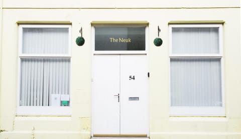 Facade/entrance