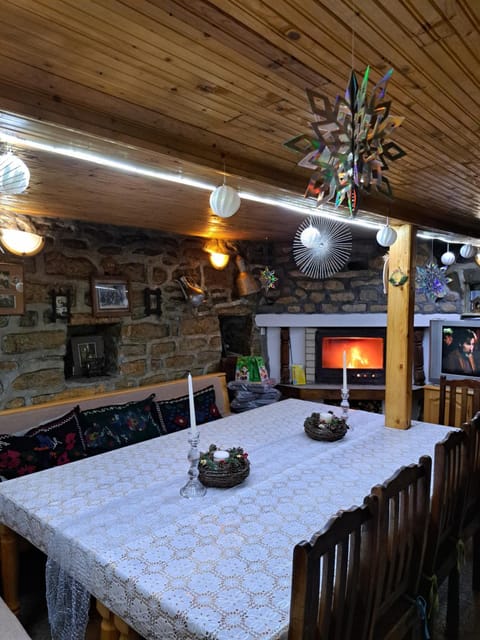 Дядо Цоньовата къща самостоятелен имот с басейн Villa in Gabrovo, Bulgaria