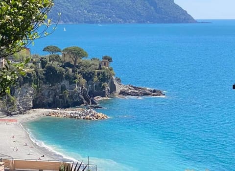 A due passi dal mare Apartment in Liguria