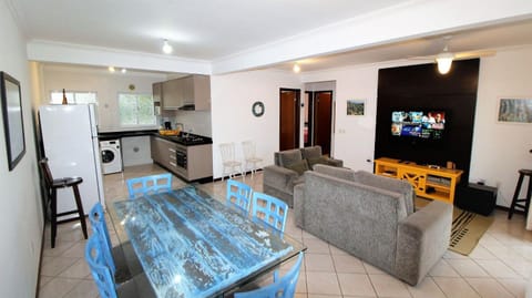 TV and multimedia, Living room, Dining area