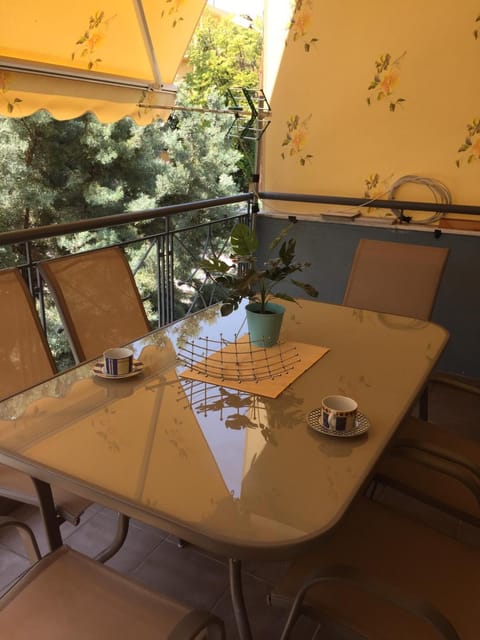 Balcony/Terrace, Food