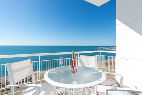 Day, View (from property/room), Balcony/Terrace, Balcony/Terrace, Dining area, Sea view