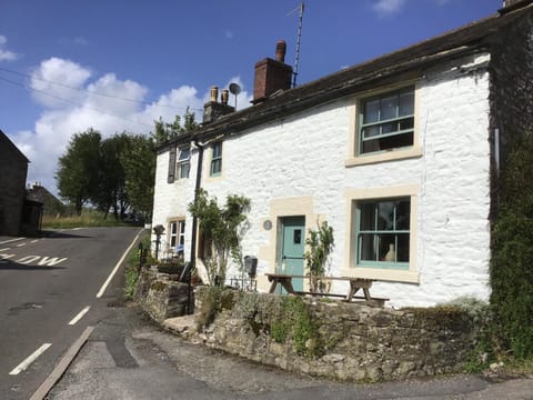 Rose Cottage House in Staffordshire Moorlands District