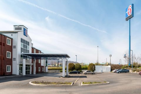 Property building, Facade/entrance, On site