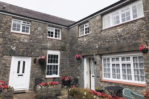 Mews 3 Cottage Apartment in Saint Florence