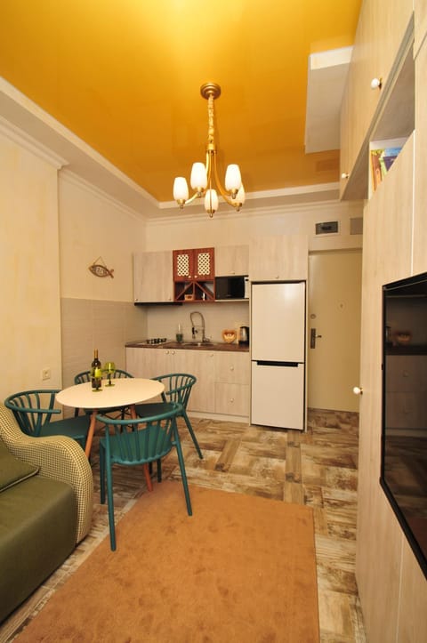 Kitchen or kitchenette, Photo of the whole room, Decorative detail, Seating area, Dining area