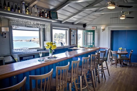 Lounge or bar, Lounge or bar