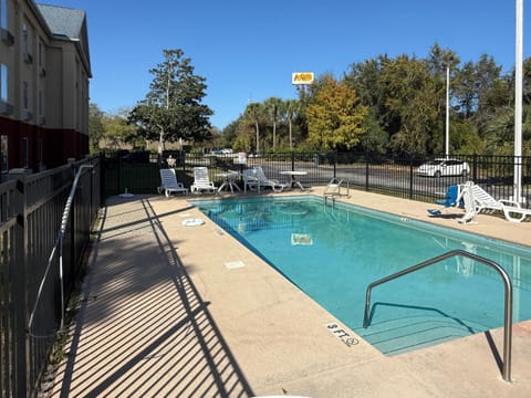 Swimming pool, Swimming pool