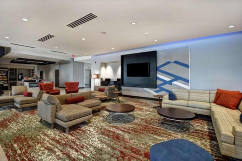 Communal lounge/ TV room, Lobby or reception