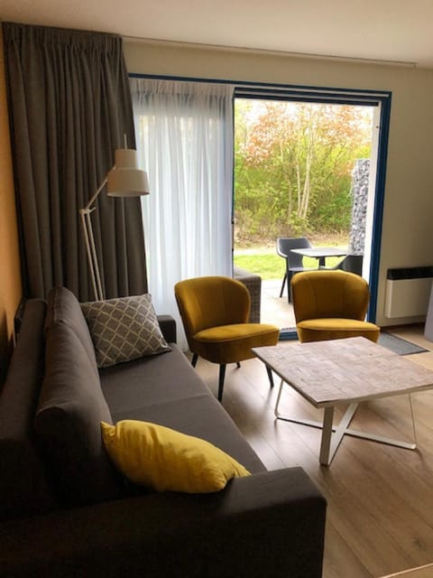 Garden, Living room, Seating area