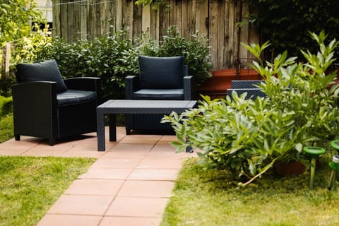 Garden, Seating area