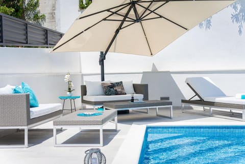 Patio, Balcony/Terrace, Pool view, Swimming pool, Swimming pool, Open Air Bath, sunbed