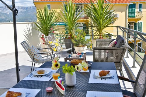 Luxury Urban Villa Apartments With Jacuzzi Apartment in Split