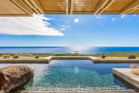 Waterfall House - Hawaii House in Honalo