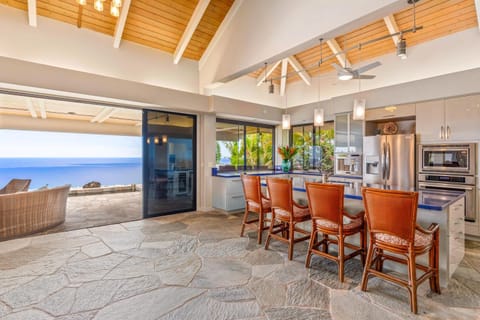 Waterfall House - Hawaii House in Honalo