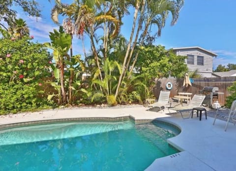 Swimming pool, Swimming pool
