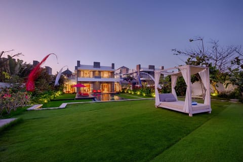 Property building, Garden