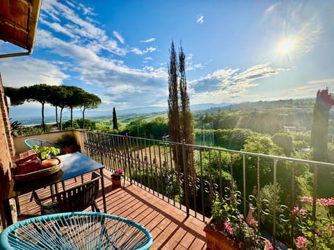 Patio, Day, Natural landscape, View (from property/room), Balcony/Terrace, Mountain view