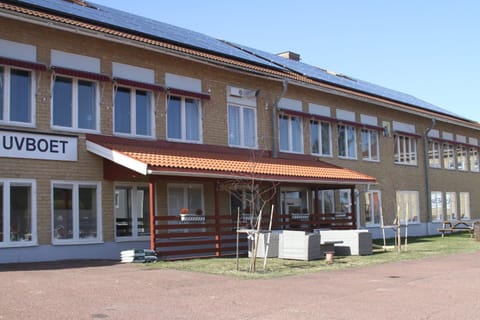 Property building, Facade/entrance, Location, group of guests