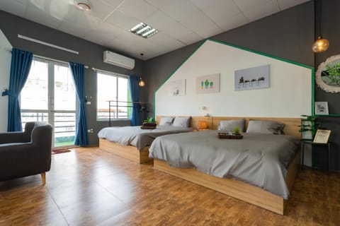 Photo of the whole room, Bedroom