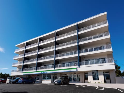 Property building, Day