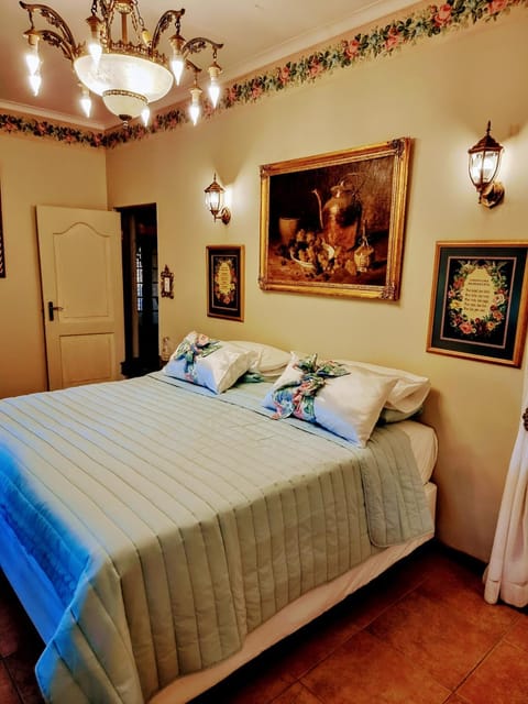 Bed, Photo of the whole room, Bedroom, wedding