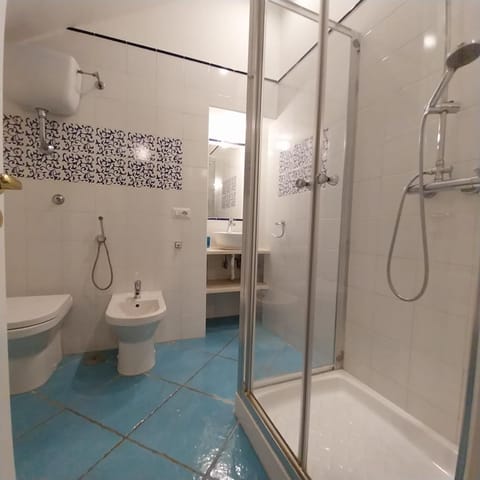 Shower, Bathroom, bidet