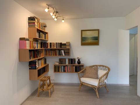 Library, Living room