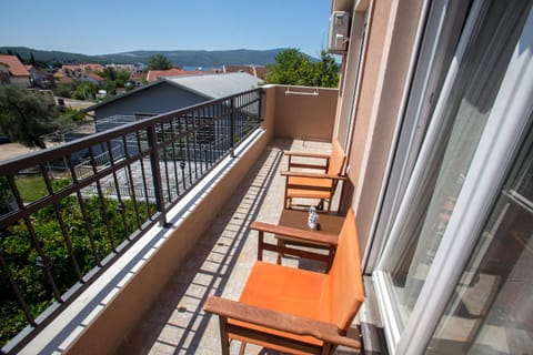 Property building, Patio, Balcony/Terrace, City view, Garden view, Landmark view, Mountain view, Sea view, Street view