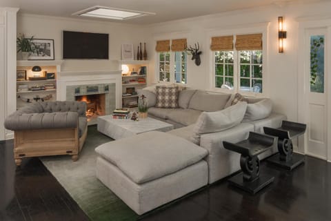 Living room, Seating area, flat iron