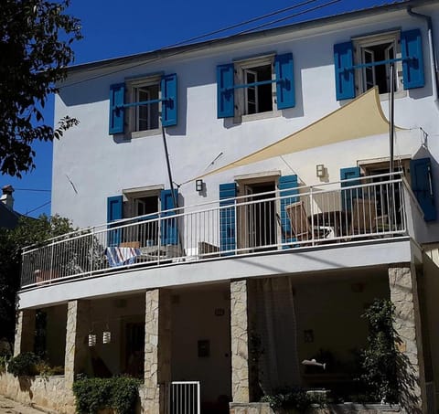 Property building, Facade/entrance, Balcony/Terrace, Balcony/Terrace