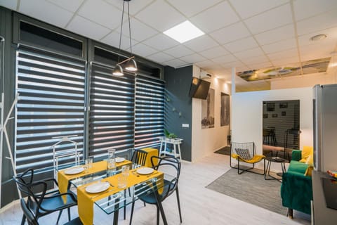 Living room, Dining area