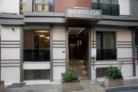 Property building, Facade/entrance, Day