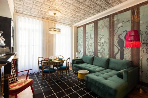 Living room, Seating area