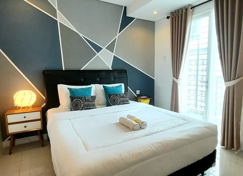 Bed, Decorative detail, Bedroom