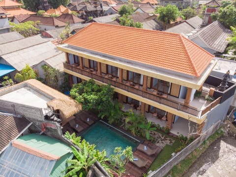 Bird's eye view, Pool view