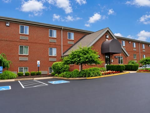 Property building, Day, Parking