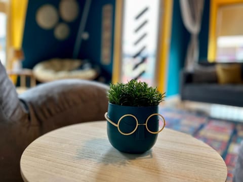 Living room, Seating area