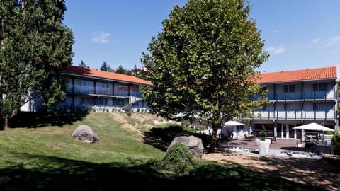 Facade/entrance, Garden