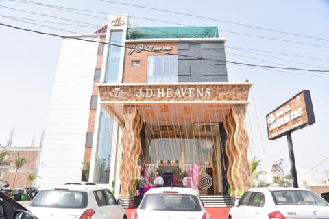 Property building, Day, Parking