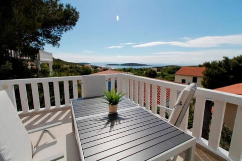 House Rukavac Bed and Breakfast in Split-Dalmatia County