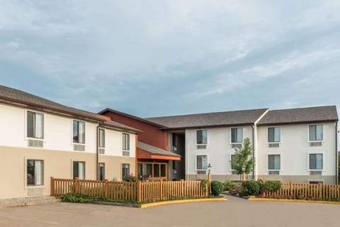 Property building, Day, On site, Time of day