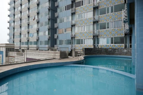 Swimming pool, Swimming pool