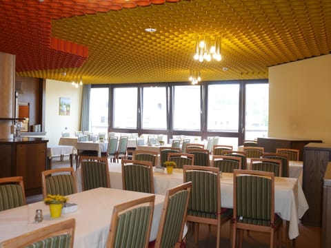 Breakfast, Buffet breakfast