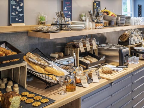 Property building, Breakfast