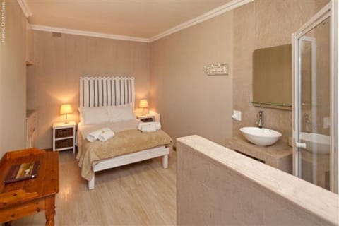 Bed, Bathroom, Bedroom