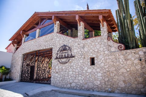 Property building, Facade/entrance