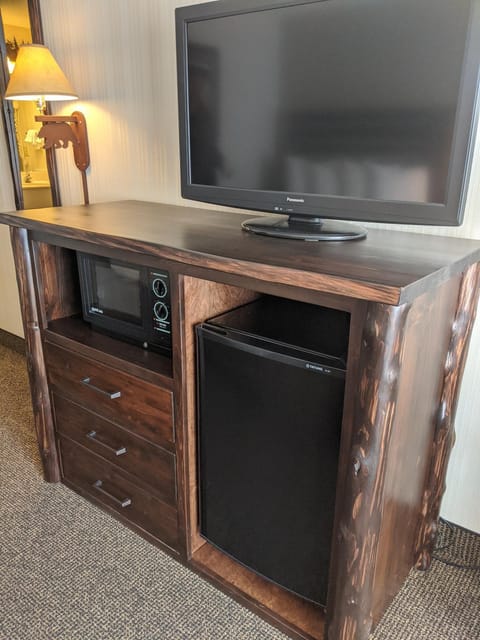 Communal lounge/ TV room, minibar